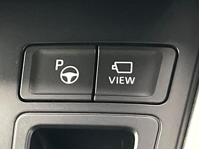 【駐車支援システム】駐車スペースを検知し、スムーズな駐車をアシスト。狭いスペースへの駐車など、駐車に自信の無い方におすすめの機能です♪
