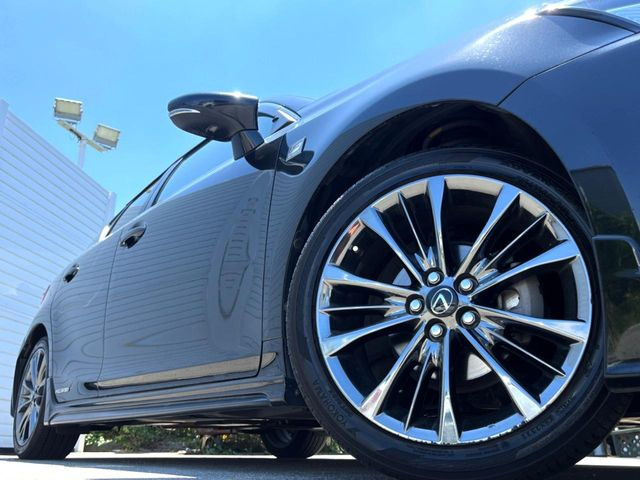 �y17�C���`�A���~�z�C�[���z�O�ςɃ}�b�`�����A���~�z�C�[���𑕒����Ă���܂��B�e��A���~�z�C�[����A�X�^�b�h���X�^�C�����戵�����Ă���܂��B���񂲑��k����������