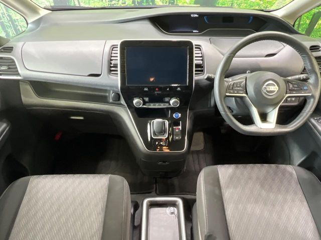 セレナ1.2 e-POWER ハイウェイスターV