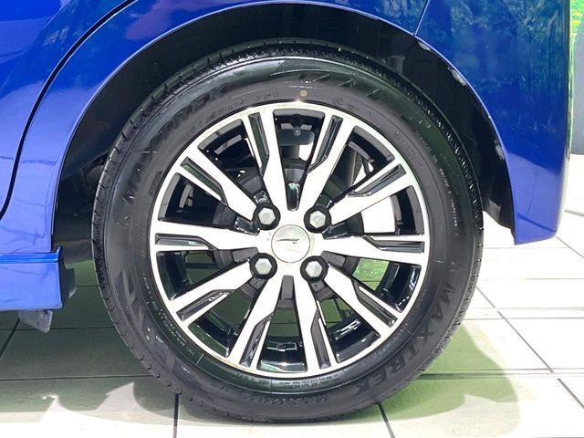 �y����14�C���`�A���~�z�C�[���z�O�ςɃ}�b�`���������A���~�z�C�[���𑕒����Ă���܂��B�e��ЊO�A���~�z�C�[����A�X�^�b�h���X�^�C�����戵�����Ă���܂��B���񂲑��k����������