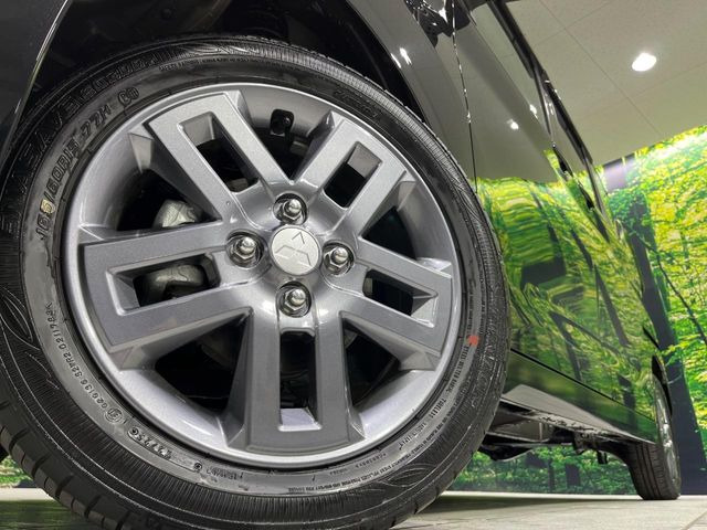 �y����15�C���`�A���~�z�C�[���z�O�ςɃ}�b�`���������A���~�z�C�[���𑕒����Ă���܂��B�e��ЊO�A���~�z�C�[����A�X�^�b�h���X�^�C�����戵�����Ă���܂��B���񂲑��k����������