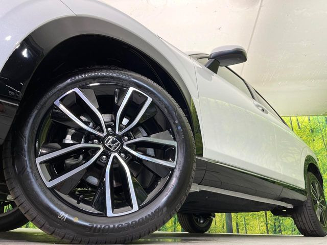 �y����18�C���`�A���~�z�C�[���z�O�ςɃ}�b�`���������A���~�z�C�[���𑕒����Ă���܂��B�e��ЊO�A���~�z�C�[����A�X�^�b�h���X�^�C�����戵�����Ă���܂��B���񂲑��k����������