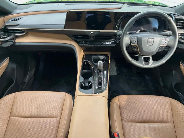 クラウンスポーツ2.5 Z E-Four 4WD