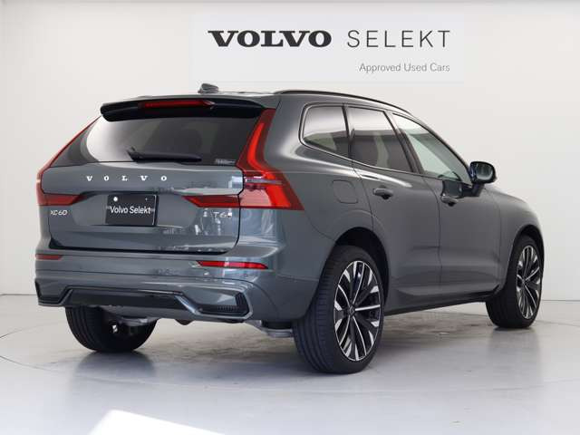 XC60ウルトラ T6 AWD プラグイン ハイブリッド 4WD