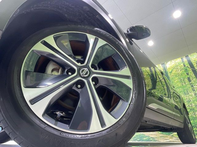 �y����17�C���`�A���~�z�C�[���z�O�ςɃ}�b�`���������A���~�z�C�[���𑕒����Ă���܂��B�e��ЊO�A���~�z�C�[����A�X�^�b�h���X�^�C�����戵�����Ă���܂��B���񂲑��k����������