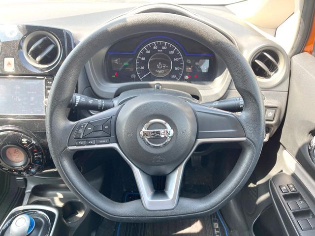 �y�X�e�A�����O�X�C�b�`�z�^�]���A�O������ڐ������炷���ƂȂ��A�I�[�f�B�I���̑��삪�\�ȕ֗��@�\!���S&���K�ȃh���C�u�����o���Ă���܂���