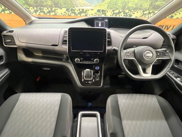 セレナ1.2 e-POWER ハイウェイスターV