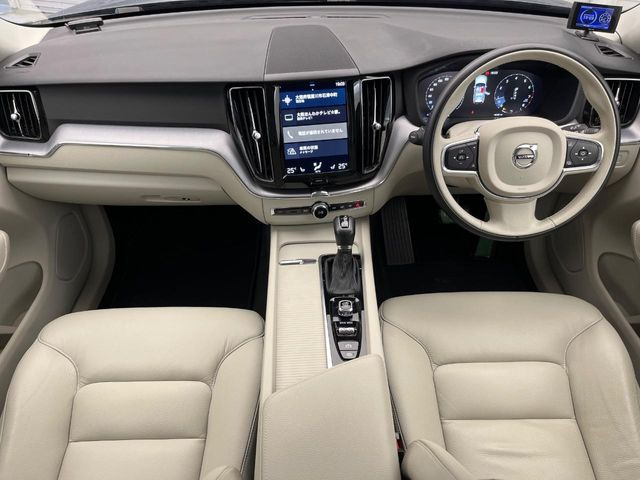 XC60T5 AWD モメンタム 4WD