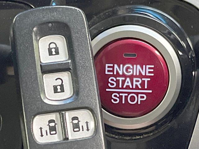 �yHonda�X�}�[�g�L�[�z�J�o����|�P�b�g�ɓ��ꂽ�܂܂ł��h�A�̎{���E�������\�ȃX�}�[�g�L�[�𑕔��B�G���W���̃I���E�I�t�����J�M�����o���K�v����������Ƃ��Ă��֗��ł���