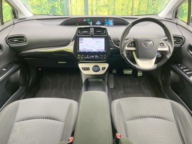 プリウス1.8 S