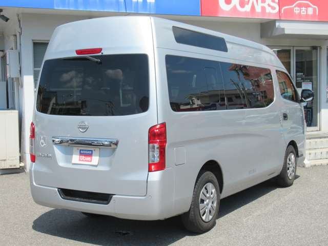 キャラバン2.5 チェアキャブ 車いす2名仕様