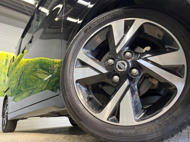 �y����15�C���`�A���~�z�C�[���z�O�ςɃ}�b�`���������A���~�z�C�[���𑕒����Ă���܂��B�e��ЊO�A���~�z�C�[����A�X�^�b�h���X�^�C�����戵�����Ă���܂��B���񂲑��k����������