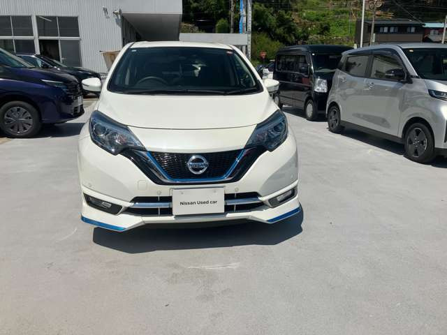 ノート1.2 e-POWER メダリスト FOUR 4WD