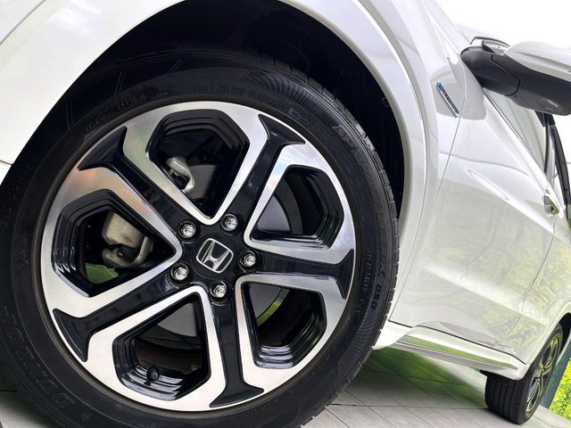 �y����17�C���`�A���~�z�C�[���z�O�ςɃ}�b�`���������A���~�z�C�[���𑕒����Ă���܂��B�e��ЊO�A���~�z�C�[����A�X�^�b�h���X�^�C�����戵�����Ă���܂��B���񂲑��k����������