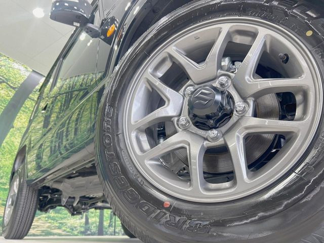 �y����16�C���`�A���~�z�C�[���z�O�ςɃ}�b�`���������A���~�z�C�[���𑕒����Ă���܂��B�e��ЊO�A���~�z�C�[����A�X�^�b�h���X�^�C�����戵�����Ă���܂��B���񂲑��k����������