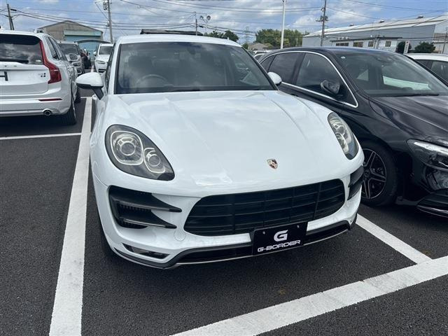 マカンターボ PDK 4WD