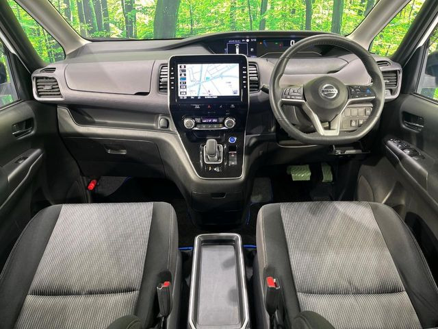セレナ1.2 e-POWER ハイウェイスターV