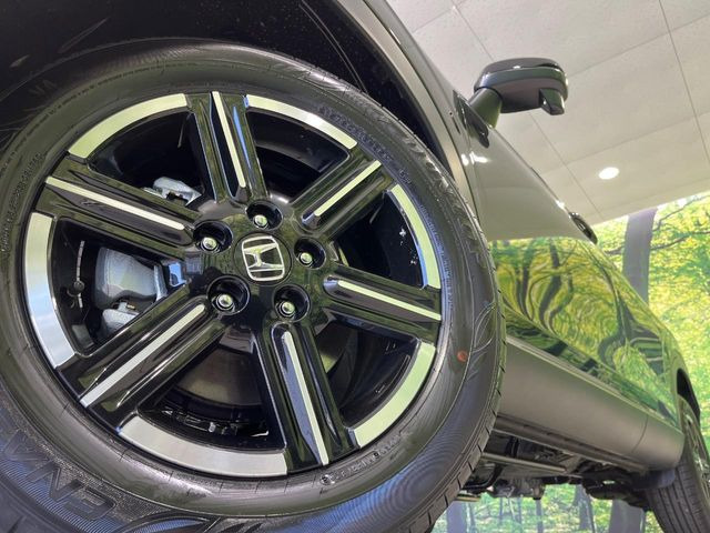 �y16�C���`�A���~�z�C�[���z�O�ςɃ}�b�`�����A���~�z�C�[���𑕒����Ă���܂��B�e��A���~�z�C�[����A�X�^�b�h���X�^�C�����戵�����Ă���܂��B���񂲑��k����������
