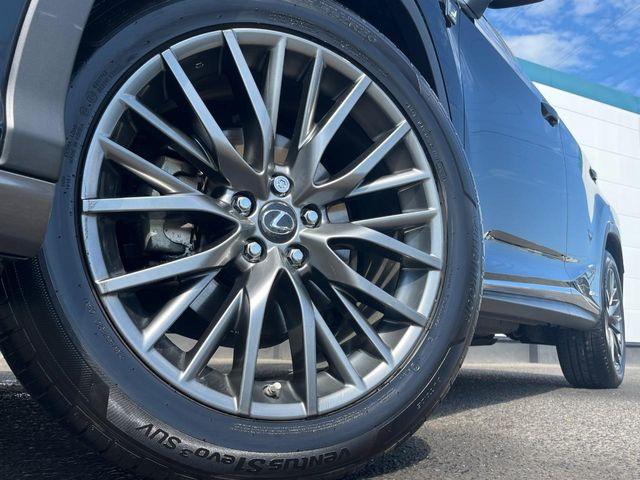 �y����20�C���`�A���~�z�C�[���z�O�ςɃ}�b�`���������A���~�z�C�[���𑕒����Ă���܂��B�e��ЊO�A���~�z�C�[����A�X�^�b�h���X�^�C�����戵�����Ă���܂��B���񂲑��k����������
