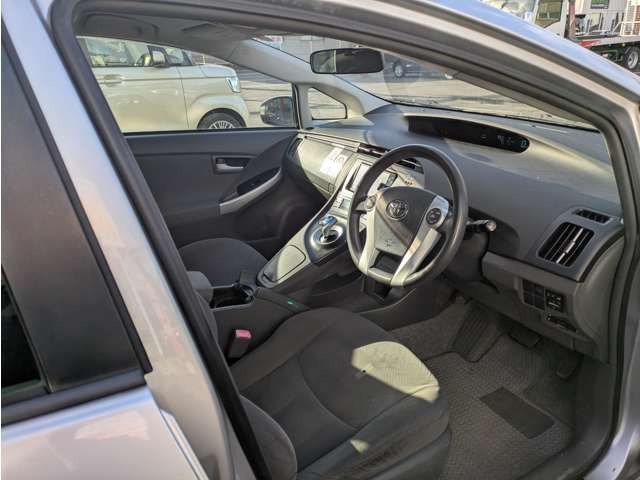 プリウス1.8 S