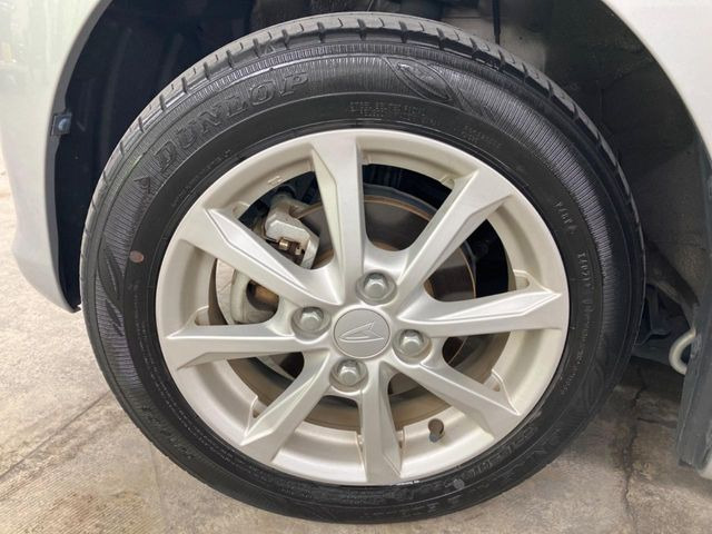 �y����14�C���`�A���~�z�C�[���z�O�ςɃ}�b�`���������A���~�z�C�[���𑕒����Ă���܂��B�e��ЊO�A���~�z�C�[����A�X�^�b�h���X�^�C�����戵�����Ă���܂��B���񂲑��k����������