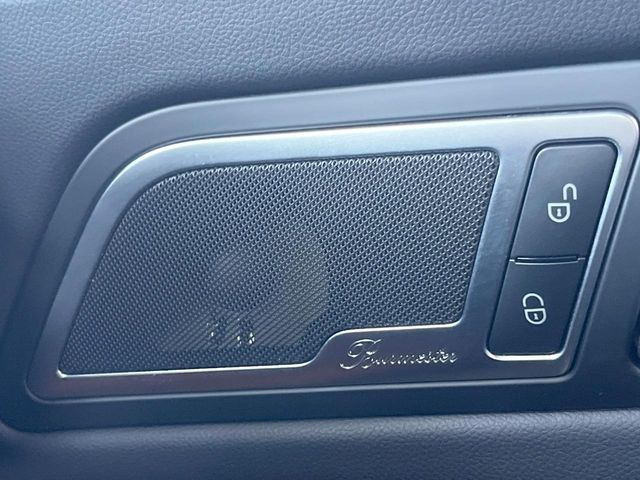 ��Burmester�T���E���h�V�X�e��:�n�C�G���h�I�[�f�B�I��僁�[�J�[����|����Ԑ�p�̃v���~�A���X�s�[�J�[�𑕔��B�����̃X�s�[�J�[����A���̗������܂ŕ����鍂�i���ȉ��y�����y���݂��������܂��B