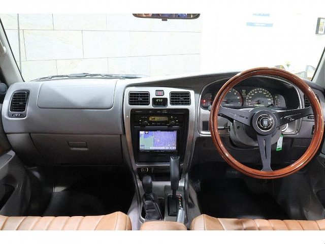 ハイラックスサーフ2.7 SSR-V ブラックナビゲーター 4WD