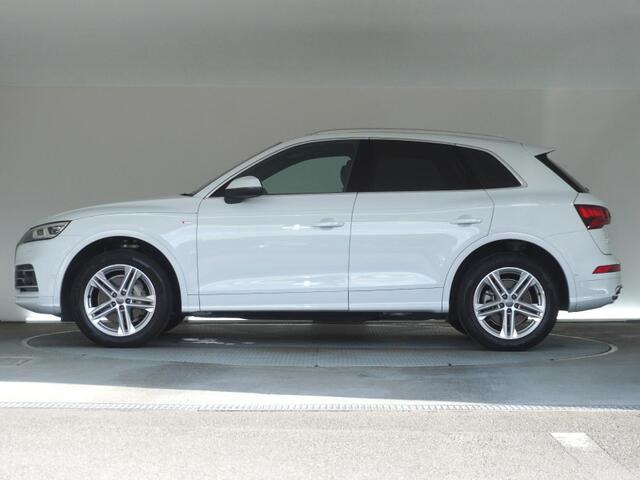 Q545 TFSI クワトロ スポーツ Sラインパッケージ 4WD