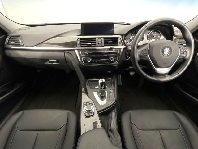 3シリーズセダン320d ラグジュアリー