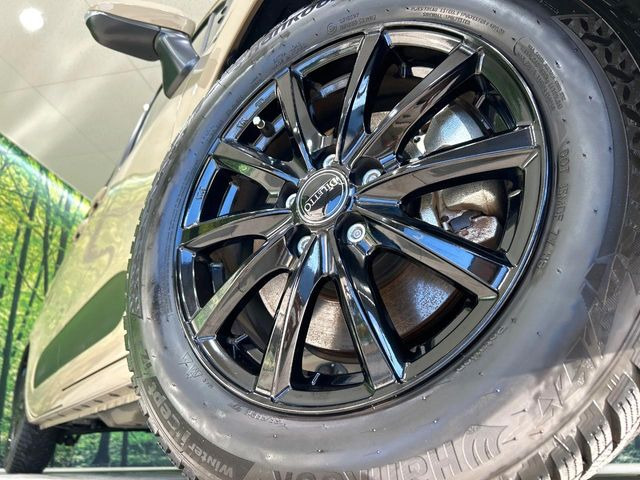 �y15�C���`�A���~�z�C�[���z�O�ςɃ}�b�`�����A���~�z�C�[���𑕒����Ă���܂��B�e��A���~�z�C�[����A�X�^�b�h���X�^�C�����戵�����Ă���܂��B���񂲑��k����������