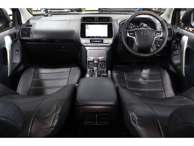 ランドクルーザープラド2.8 TX ディーゼル 4WD