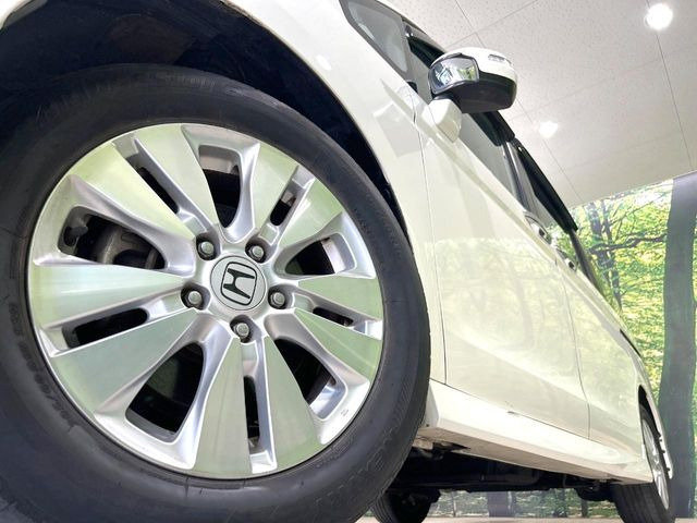 �y����16�C���`�A���~�z�C�[���z�O�ςɃ}�b�`���������A���~�z�C�[���𑕒����Ă���܂��B�e��ЊO�A���~�z�C�[����A�X�^�b�h���X�^�C�����戵�����Ă���܂��B���񂲑��k����������