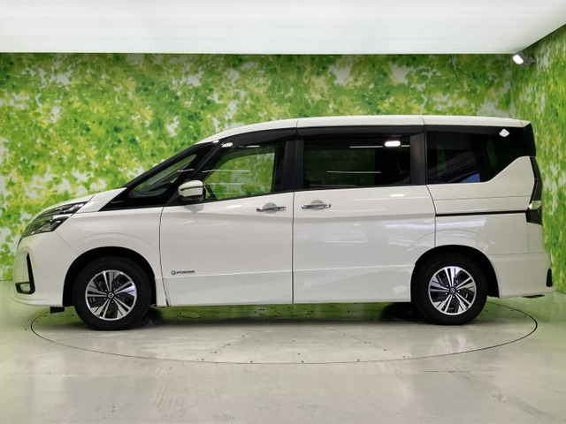 セレナ1.2 e-POWER ハイウェイスターV