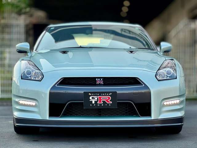 �����GT-R35 �O���[�h�̓u���b�NED�ł��B���x�����@�Ȃǂ��C�y�ɂ����k���������܂��B���q�l�ɂ������ԍσv�����̂��񎦁A�܂��̓I�v�V�����v�����Ȃǂ��񎦂����Ă��������܂��B