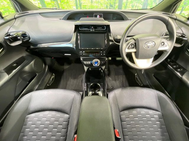 プリウスPHV1.8 S