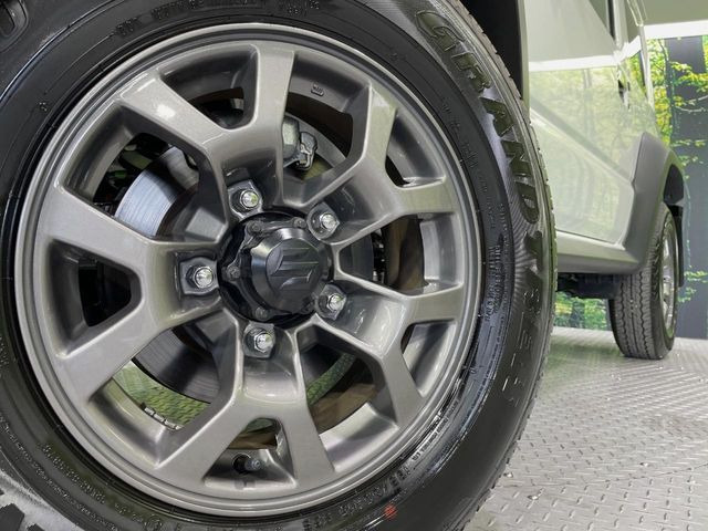 �y����15�C���`�A���~�z�C�[���z�O�ςɃ}�b�`���������A���~�z�C�[���𑕒����Ă���܂��B�e��ЊO�A���~�z�C�[����A�X�^�b�h���X�^�C�����戵�����Ă���܂��B���񂲑��k����������