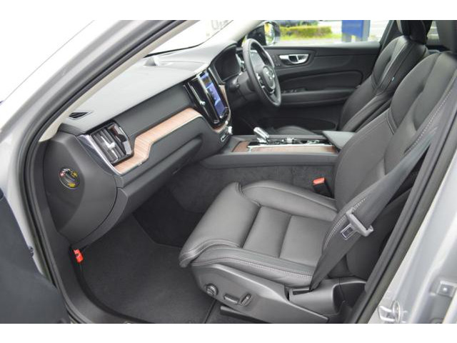 XC60リチャージ アルティメット T6 AWD PHEV 4WD