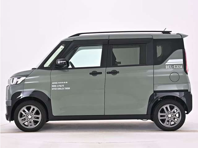 デリカミニT プレミアム 4WD
