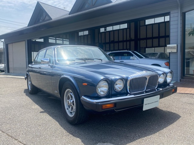 ディムラーダブルシックス