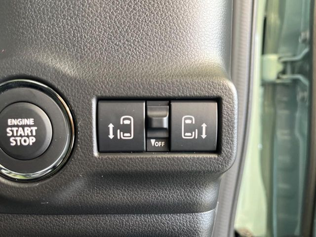 【両側パワースライドドア】スマートキーや運転席のスイッチで後席両側スライドドアの開閉が可能♪電動だから力を入れてドアを開ける必要が無く、小さなお子様でも簡単に開け閉めでき快適です♪