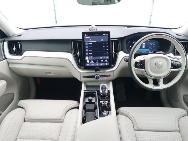 XC60ウルトラ T6 AWD プラグイン ハイブリッド 4WD