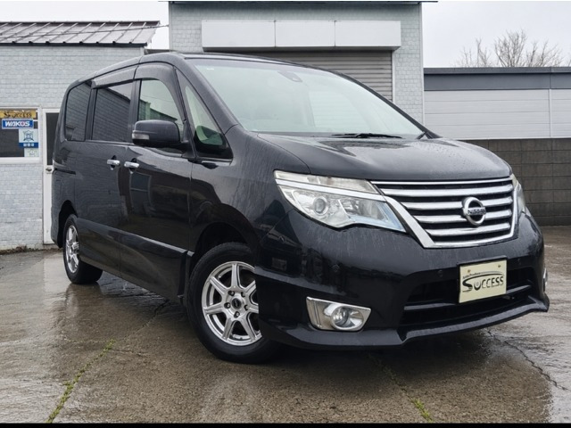 セレナ2.0 ハイウェイスター Vセレクション+Safety II 4WD