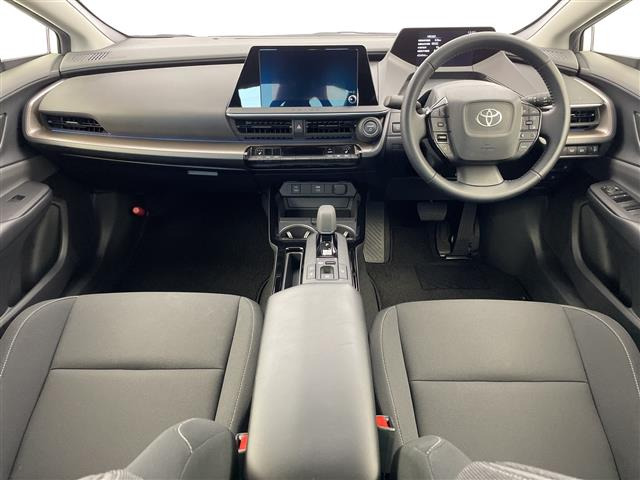 プリウス2.0 G E-Four 4WD