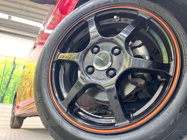 �y15�C���`�A���~�z�C�[���z�O�ςɃ}�b�`�����A���~�z�C�[���𑕒����Ă���܂��B�e��A���~�z�C�[����A�X�^�b�h���X�^�C�����戵�����Ă���܂��B���񂲑��k����������