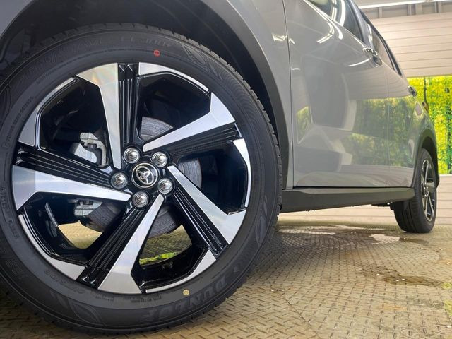 �y����17�C���`�A���~�z�C�[���z�O�ςɃ}�b�`���������A���~�z�C�[���𑕒����Ă���܂��B�e��ЊO�A���~�z�C�[����A�X�^�b�h���X�^�C�����戵�����Ă���܂��B���񂲑��k����������