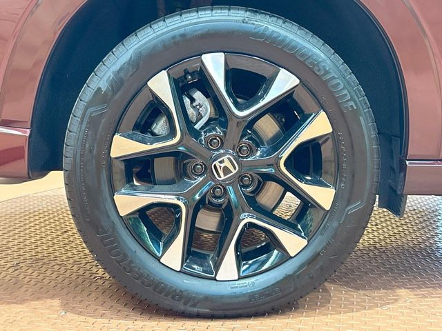 �y����18�C���`�A���~�z�C�[���z�O�ςɃ}�b�`���������A���~�z�C�[���𑕒����Ă���܂��B�e��ЊO�A���~�z�C�[����A�X�^�b�h���X�^�C�����戵�����Ă���܂��B���񂲑��k����������