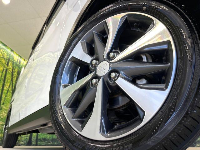 �y����15�C���`�A���~�z�C�[���z�O�ςɃ}�b�`���������A���~�z�C�[���𑕒����Ă���܂��B�e��ЊO�A���~�z�C�[����A�X�^�b�h���X�^�C�����戵�����Ă���܂��B���񂲑��k����������