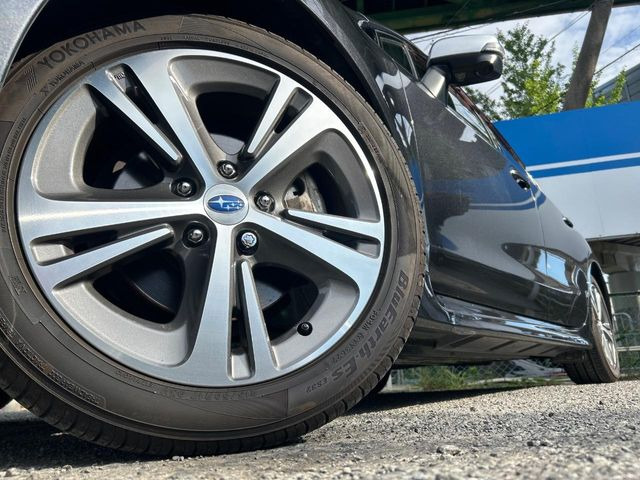 �y����17�C���`�A���~�z�C�[���z�O�ςɃ}�b�`���������A���~�z�C�[���𑕒����Ă���܂��B�e��ЊO�A���~�z�C�[����A�X�^�b�h���X�^�C�����戵�����Ă���܂��B���񂲑��k����������