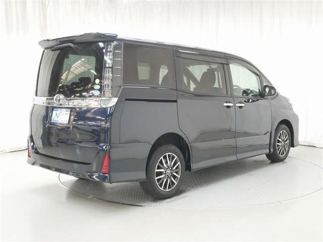 ヴォクシー2.0 ZS 煌 4WD