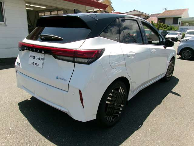 ノートオーラ1.2 G レザーエディション